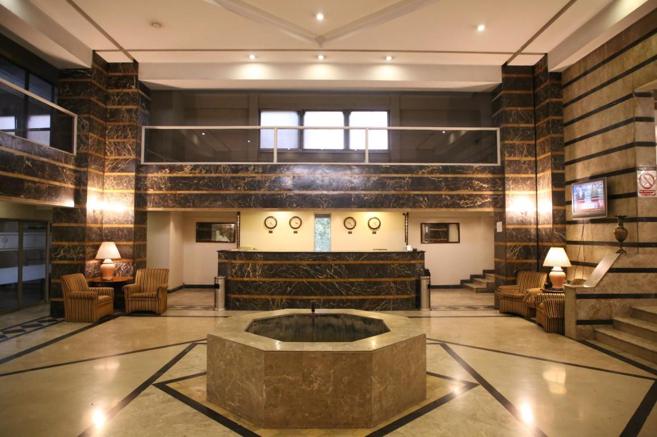 Carlton Tower Hotel Lahore Exteriör bild