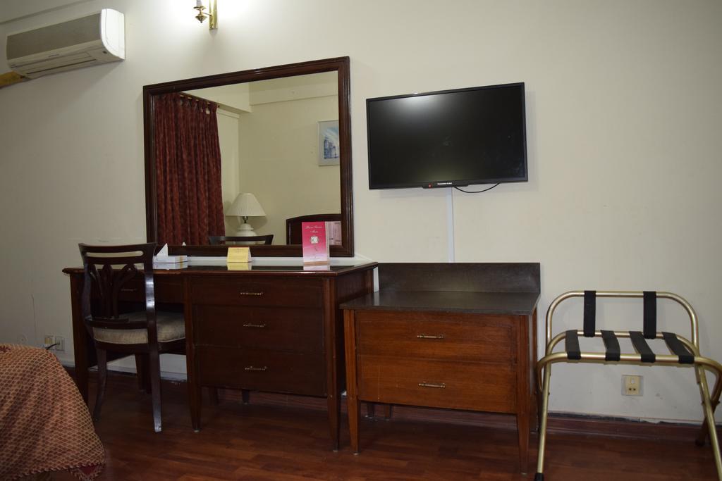 Carlton Tower Hotel Lahore Exteriör bild